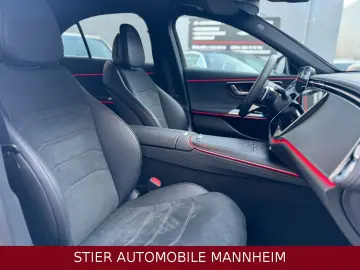 MERCEDES-BENZ E 220 d AMG Line Night PANO LEDER 23TKM KAMERA