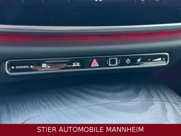 MERCEDES-BENZ E 220 d AMG Line Night PANO LEDER 23TKM KAMERA
