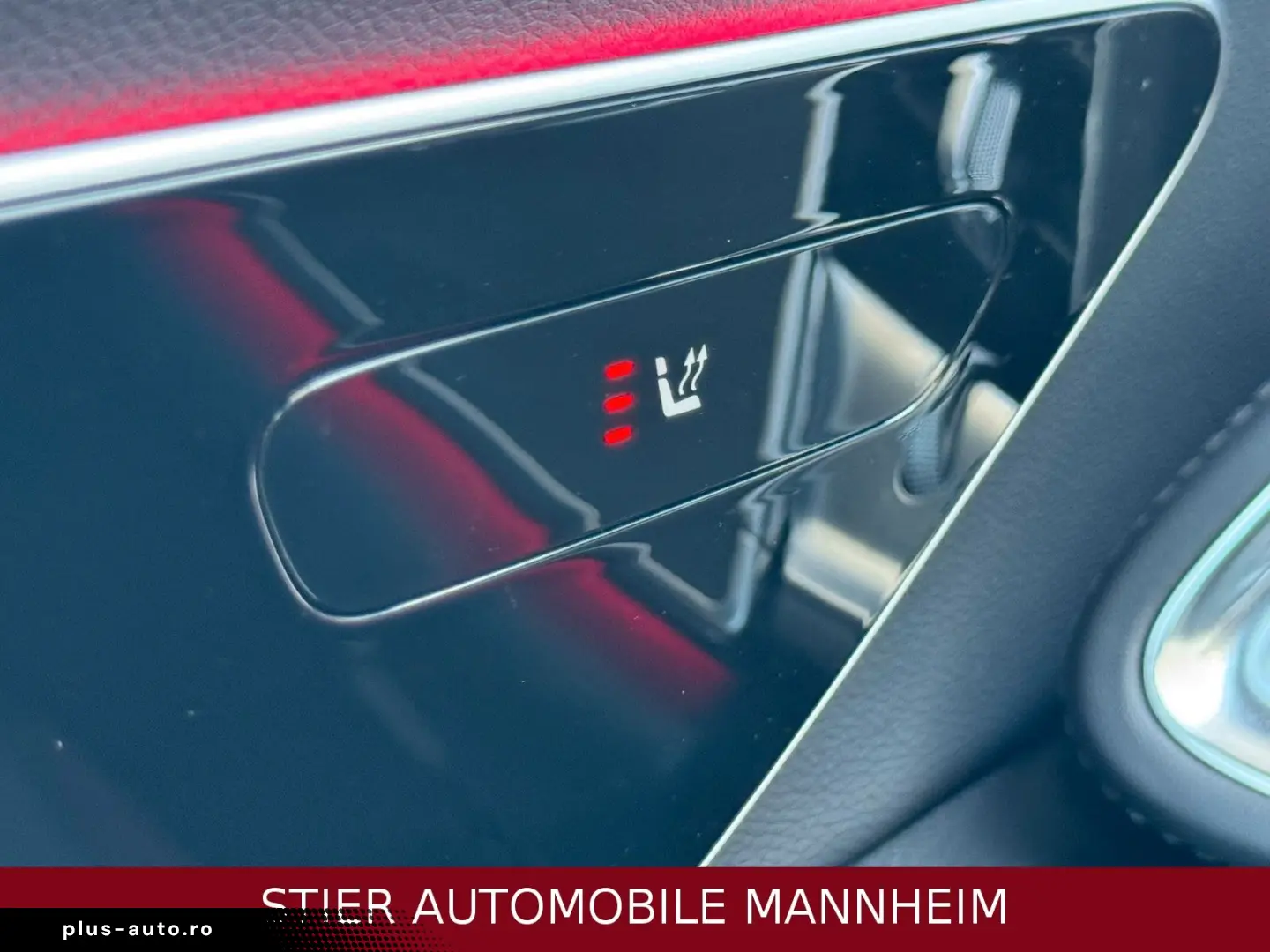 MERCEDES-BENZ E 220 d AMG Line Night PANO LEDER 23TKM KAMERA
