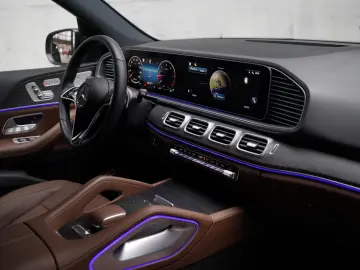 MERCEDES-BENZ GLE 300d 4M PANO   Burm   MEM   StandHZ   LED