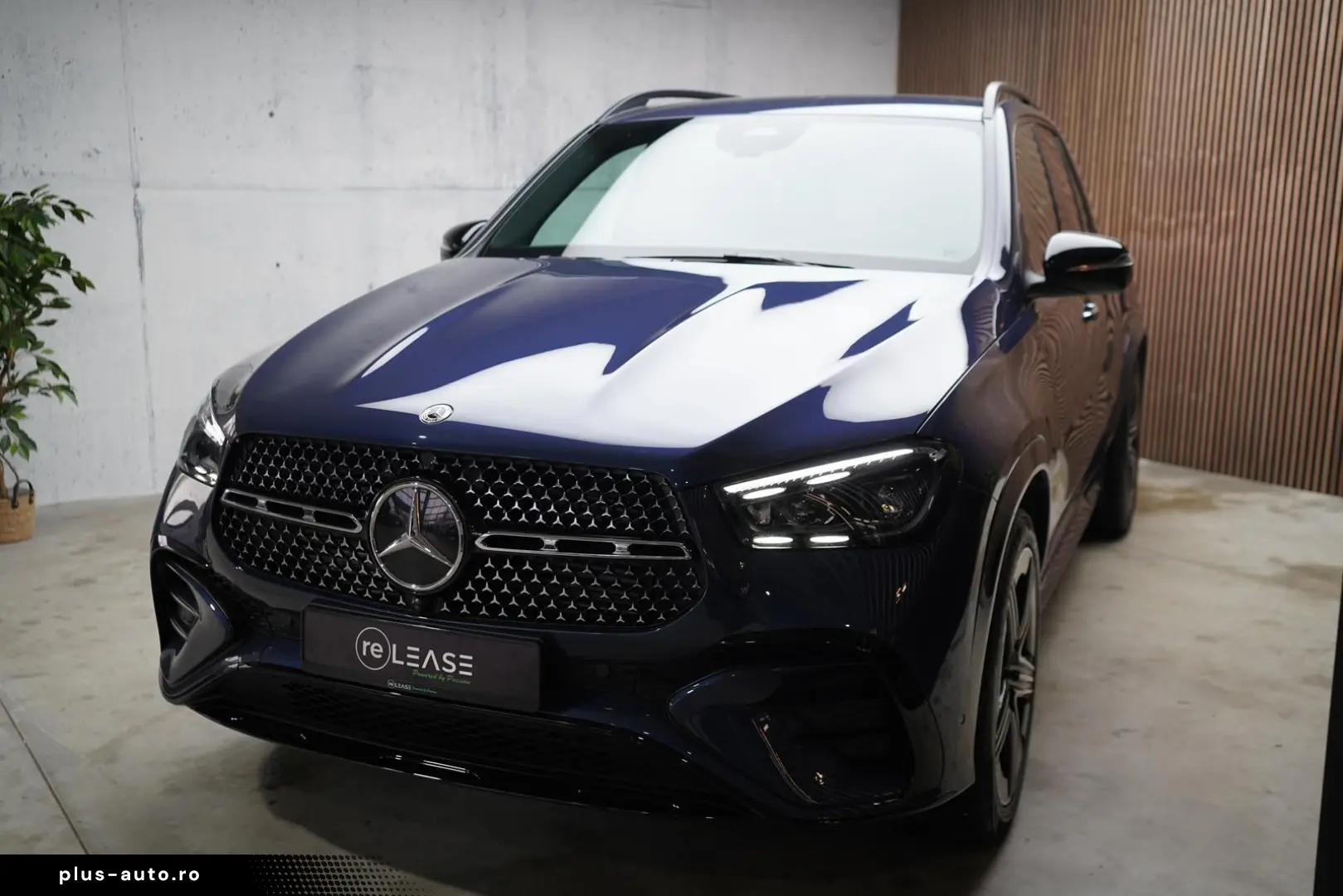 MERCEDES-BENZ GLE 300d 4M PANO   Burm   MEM   StandHZ   LED