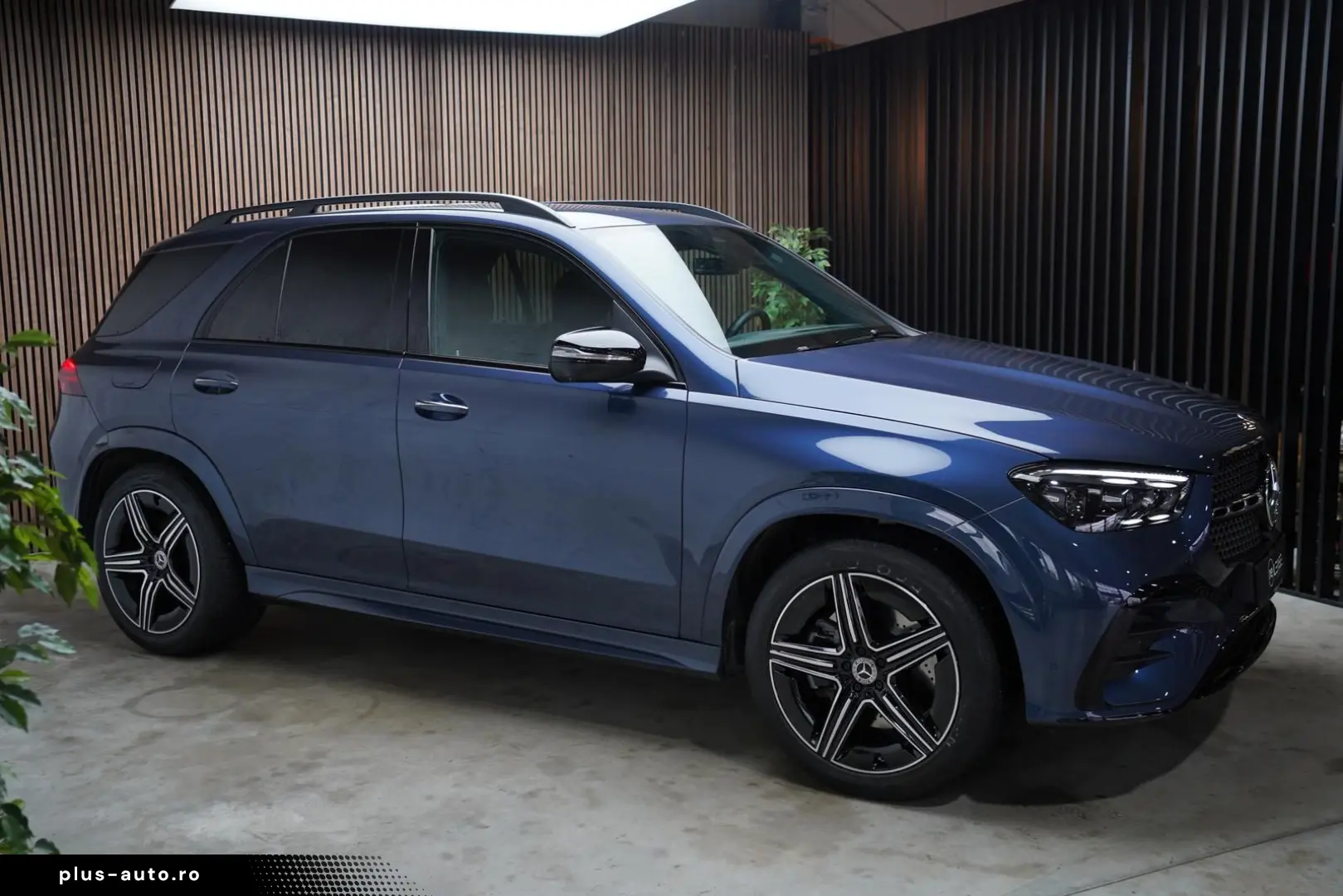 MERCEDES-BENZ GLE 300d 4M PANO   Burm   MEM   StandHZ   LED