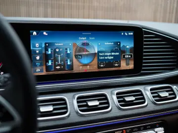 MERCEDES-BENZ GLE 300d 4M PANO   Burm   MEM   StandHZ   LED