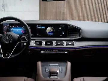 MERCEDES-BENZ GLE 300d 4M PANO   Burm   MEM   StandHZ   LED
