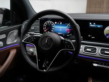 MERCEDES-BENZ GLE 300d 4M PANO   Burm   MEM   StandHZ   LED