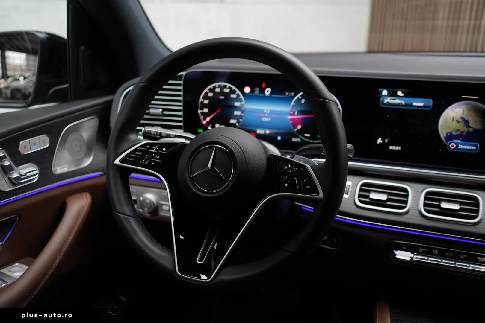 MERCEDES-BENZ GLE 300d 4M PANO   Burm   MEM   StandHZ   LED