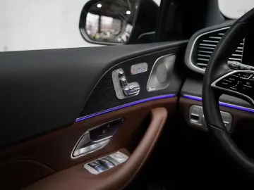 MERCEDES-BENZ GLE 300d 4M PANO   Burm   MEM   StandHZ   LED