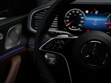 MERCEDES-BENZ GLE 300d 4M PANO   Burm   MEM   StandHZ   LED