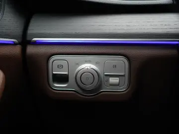 MERCEDES-BENZ GLE 300d 4M PANO   Burm   MEM   StandHZ   LED