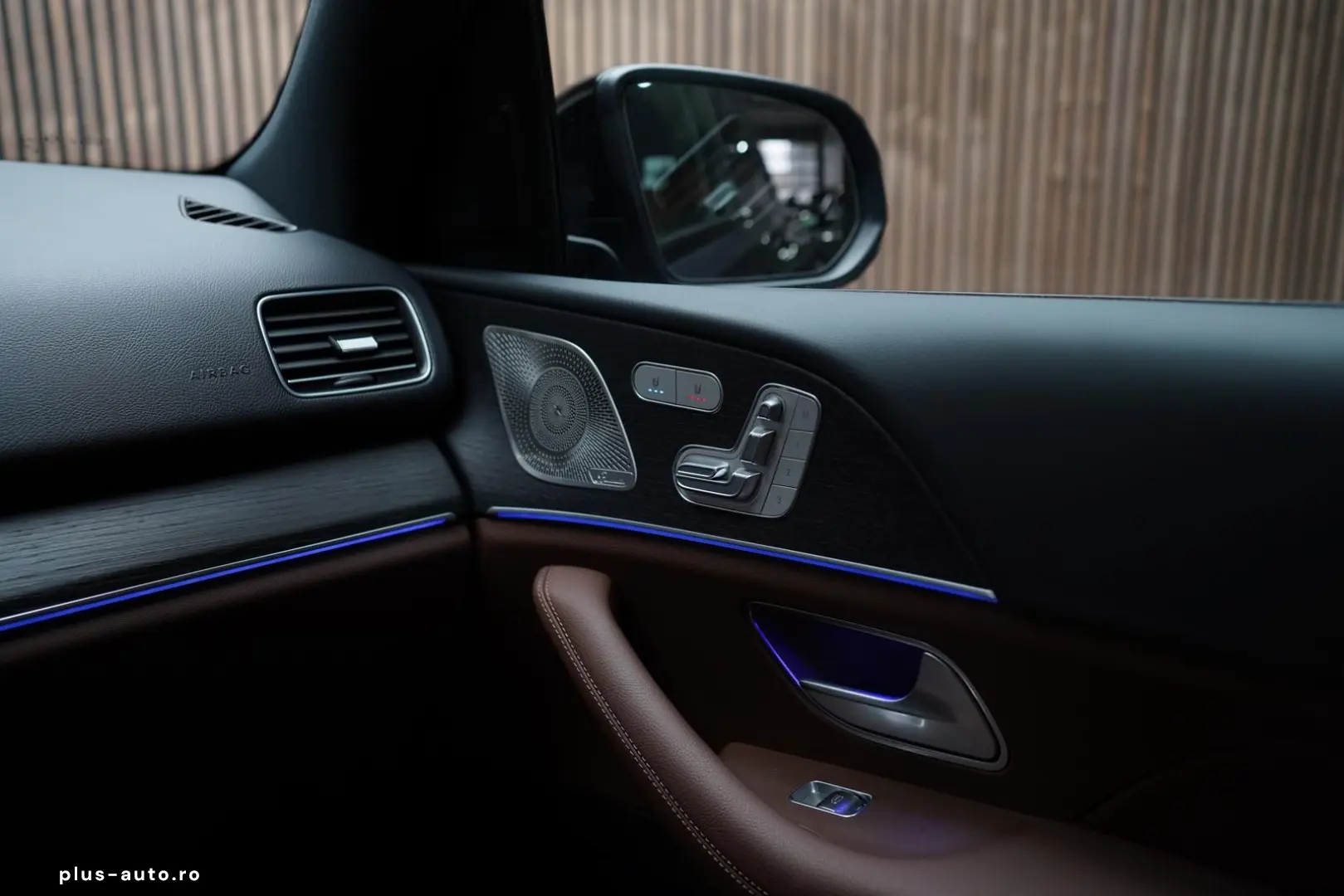 MERCEDES-BENZ GLE 300d 4M PANO   Burm   MEM   StandHZ   LED