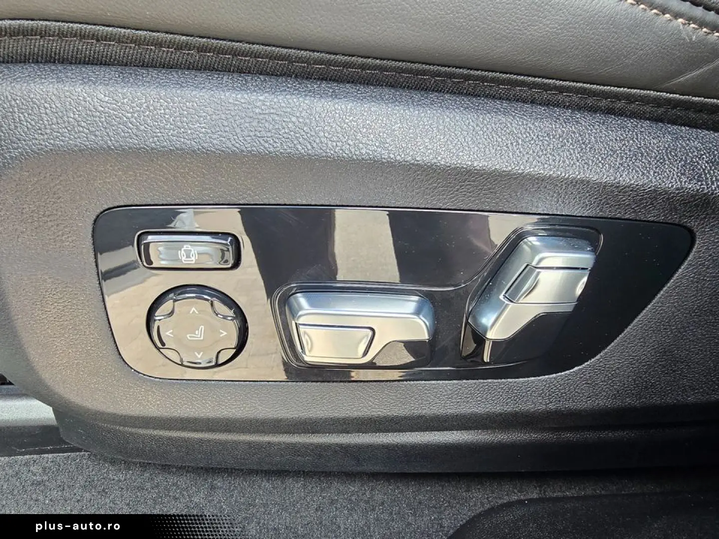 BMW X6 xDrive30d Pano Masaj 360 H&K
