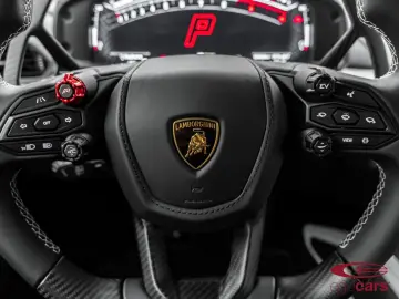 LAMBORGHINI Revuelto 6.5 V12 HPEV