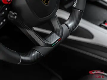 LAMBORGHINI Revuelto 6.5 V12 HPEV