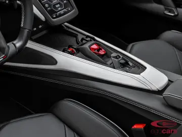 LAMBORGHINI Revuelto 6.5 V12 HPEV
