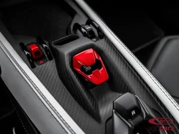 LAMBORGHINI Revuelto 6.5 V12 HPEV