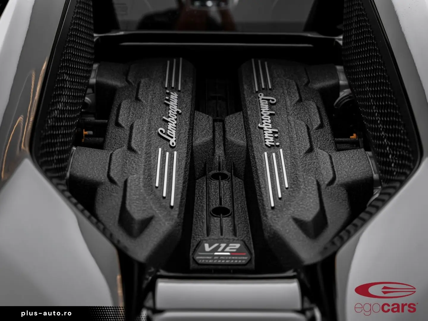 LAMBORGHINI Revuelto 6.5 V12 HPEV