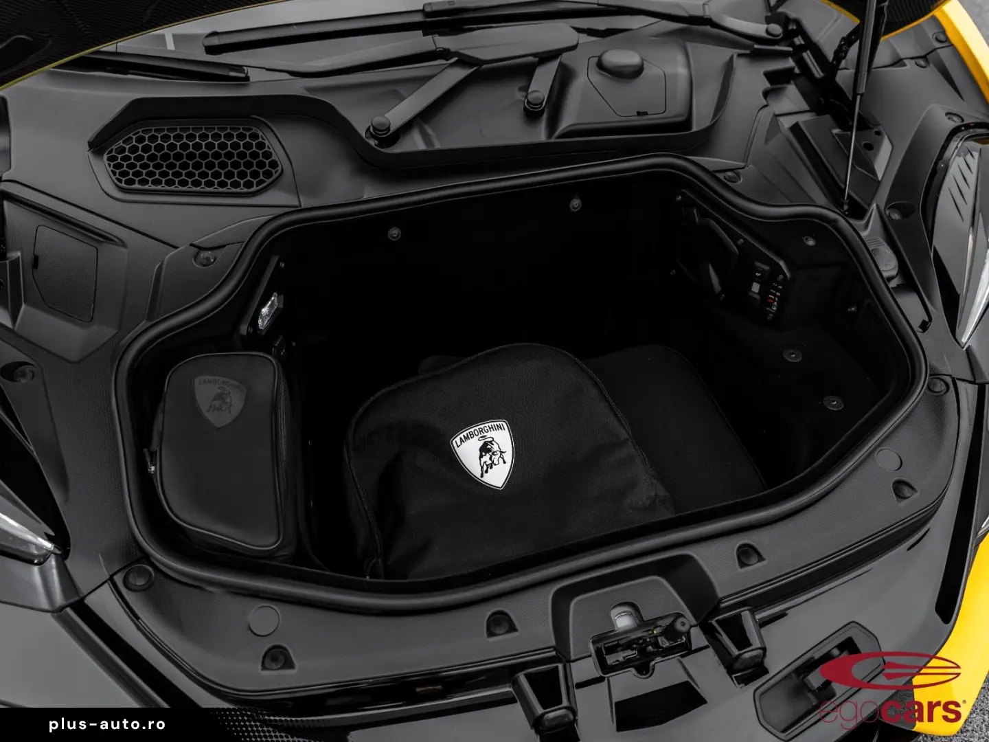 LAMBORGHINI Revuelto 6.5 V12 HPEV
