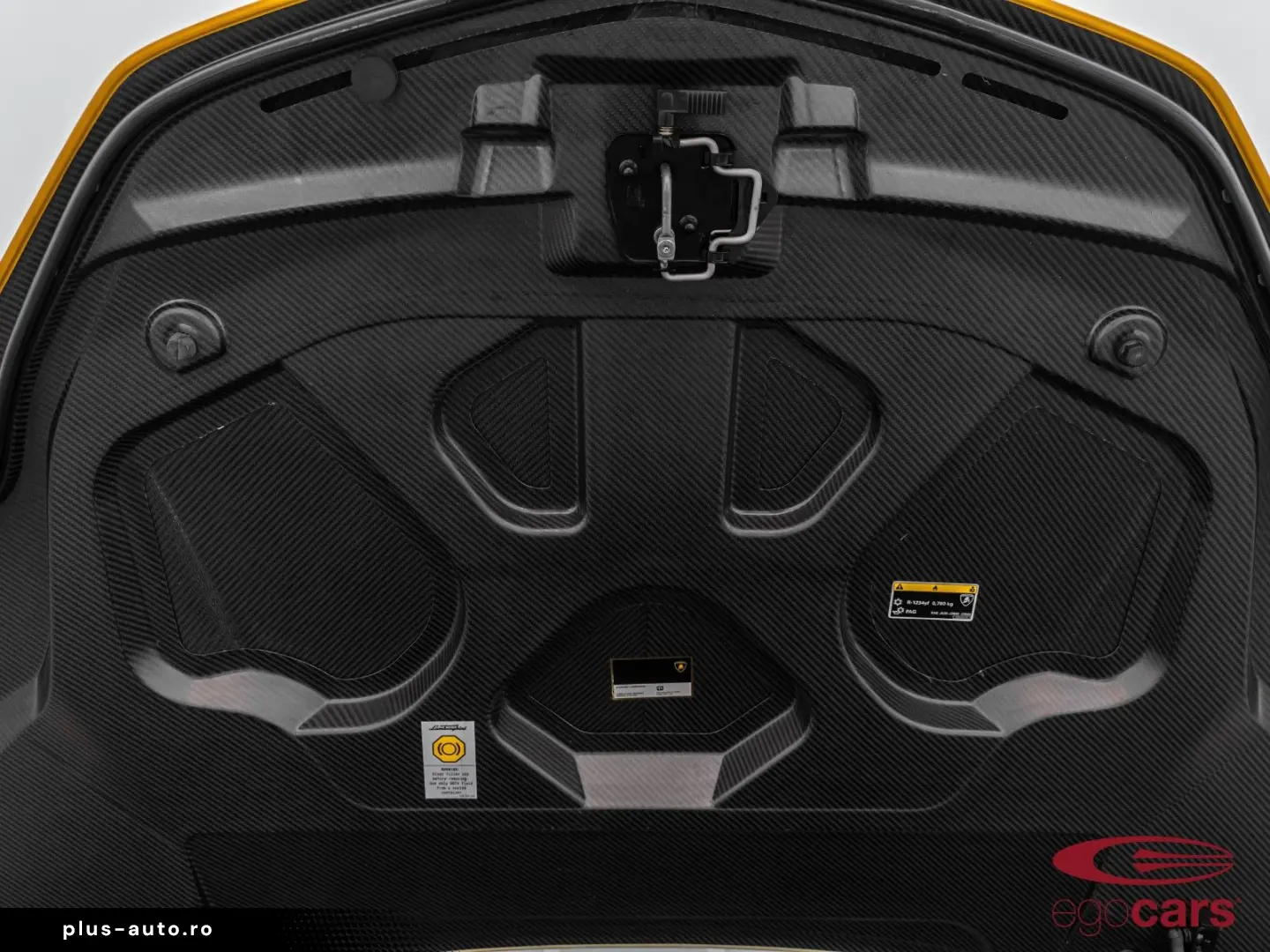 LAMBORGHINI Revuelto 6.5 V12 HPEV