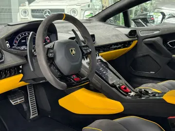 LAMBORGHINI Huracán Tecnica  German  Novitec  Garantie Lift