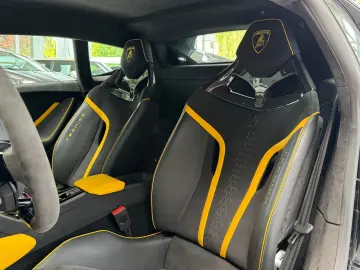 LAMBORGHINI Huracán Tecnica  German  Novitec  Garantie Lift