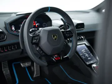 LAMBORGHINI Huracán Sterrato I Blu Arione I Black roof