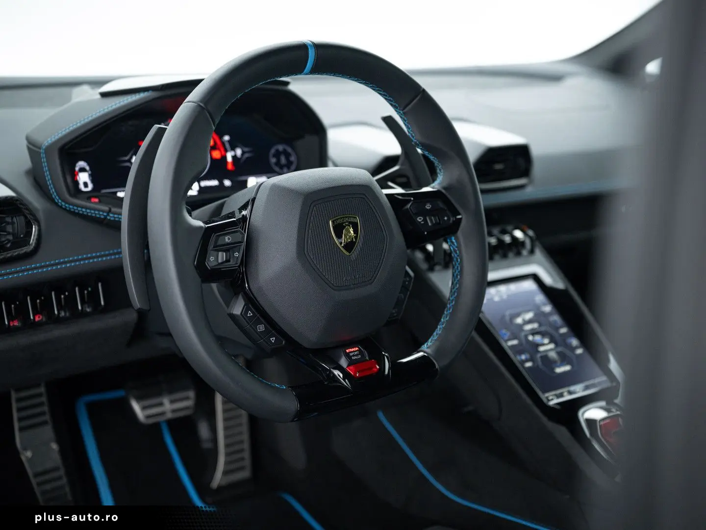 LAMBORGHINI Huracán Sterrato I Blu Arione I Black roof