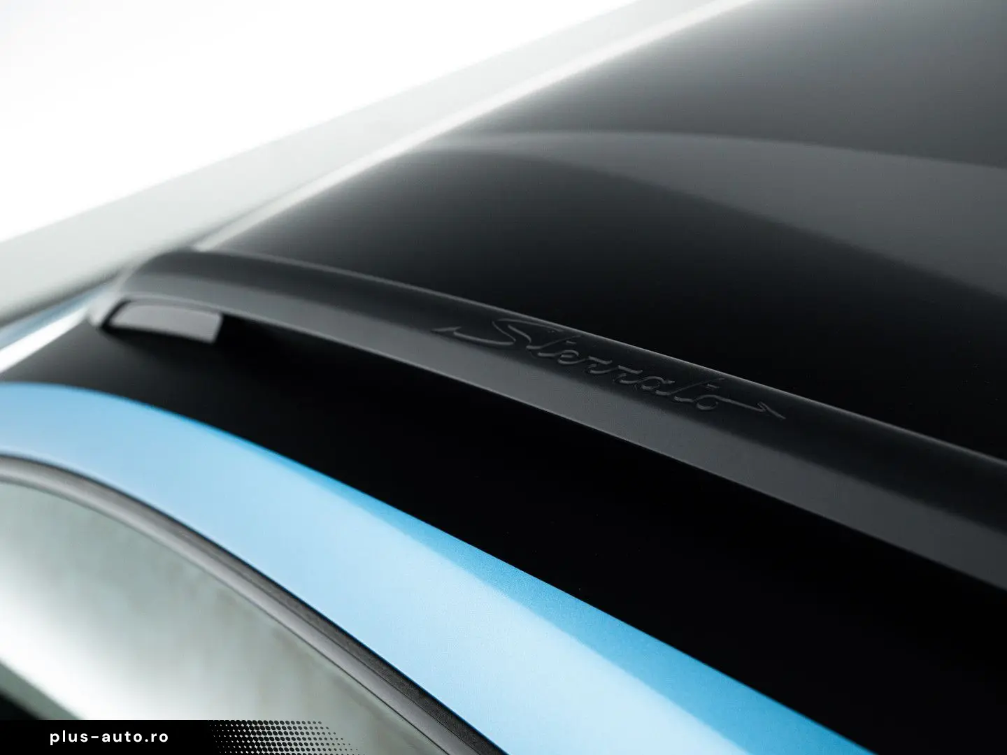 LAMBORGHINI Huracán Sterrato I Blu Arione I Black roof