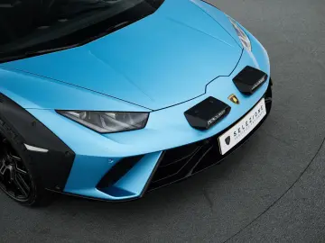 LAMBORGHINI Huracán Sterrato I Blu Arione I Black roof