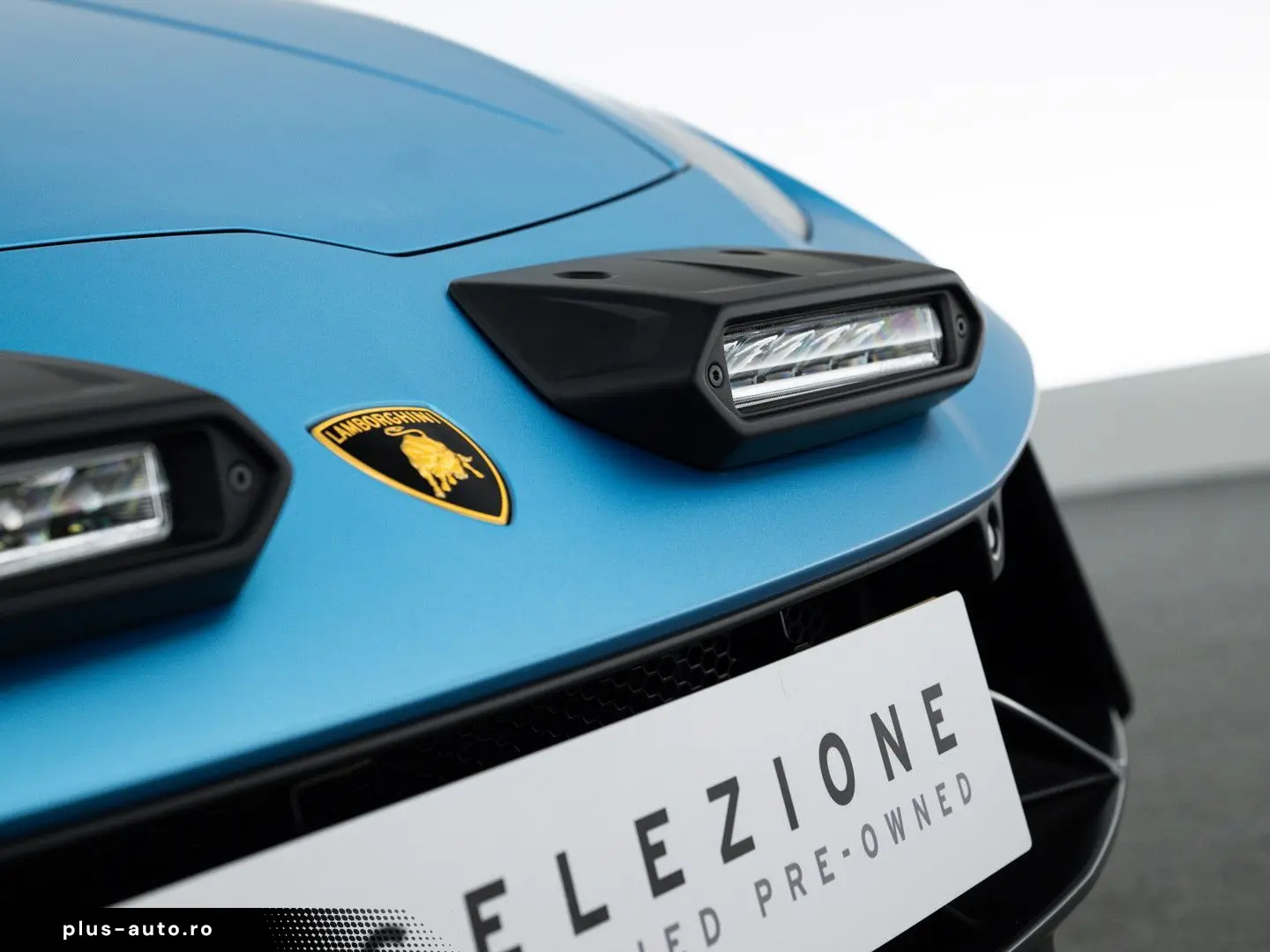 LAMBORGHINI Huracán Sterrato I Blu Arione I Black roof