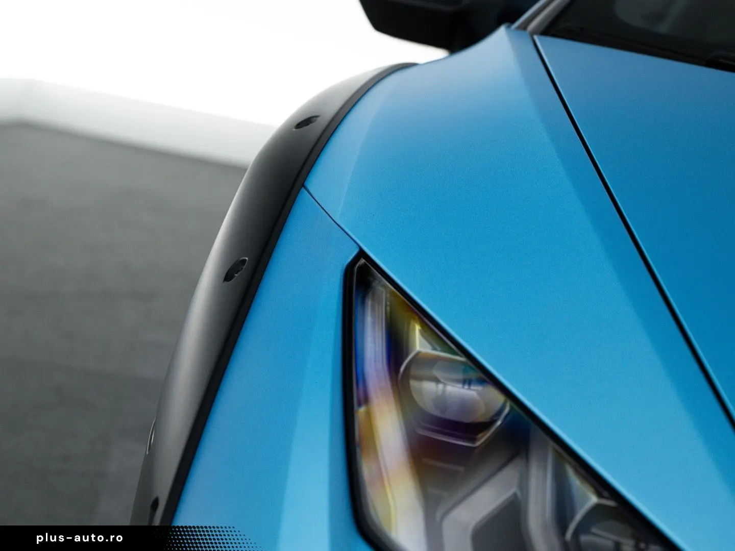 LAMBORGHINI Huracán Sterrato I Blu Arione I Black roof
