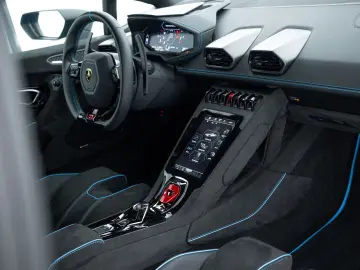 LAMBORGHINI Huracán Sterrato I Blu Arione I Black roof