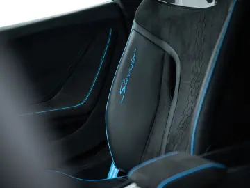 LAMBORGHINI Huracán Sterrato I Blu Arione I Black roof