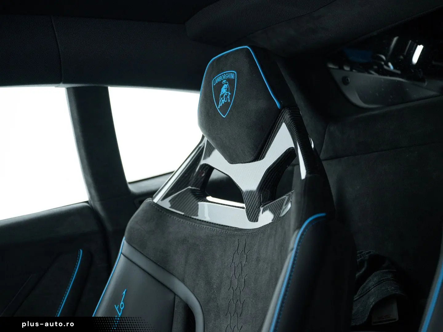 LAMBORGHINI Huracán Sterrato I Blu Arione I Black roof