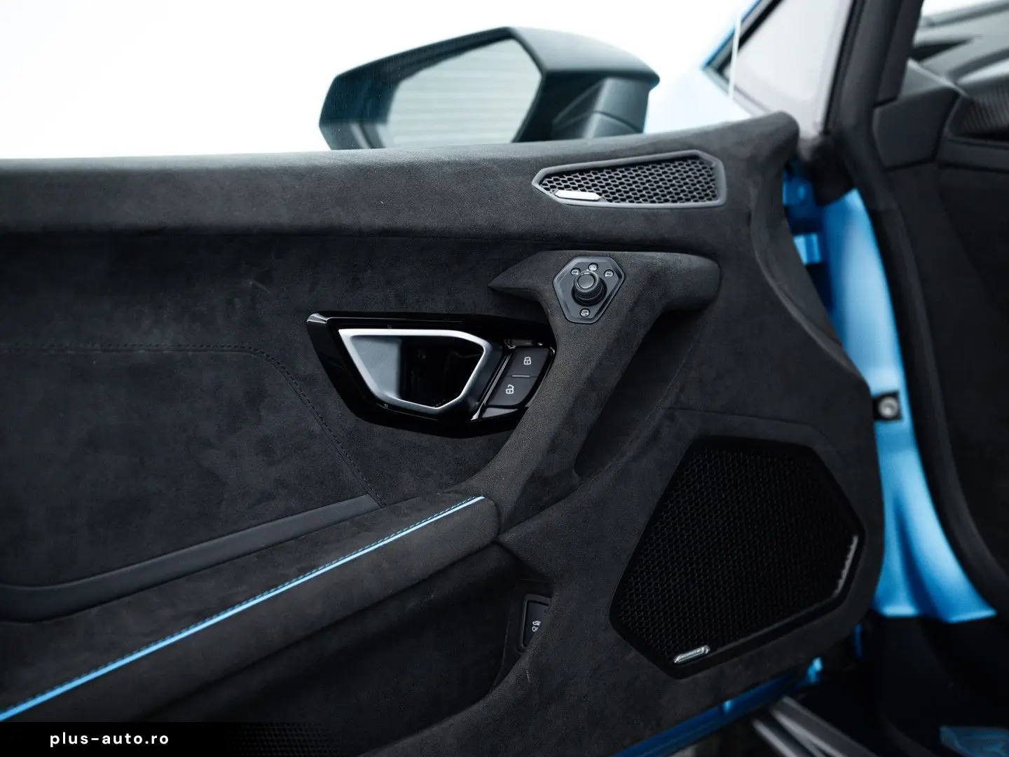 LAMBORGHINI Huracán Sterrato I Blu Arione I Black roof