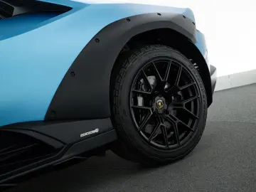 LAMBORGHINI Huracán Sterrato I Blu Arione I Black roof
