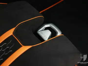 LAMBORGHINI Huracán Tecnica AdPersonam Carbon Sensonum Lift