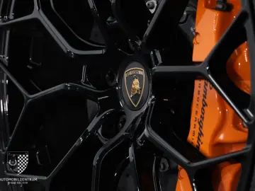 LAMBORGHINI Huracán Tecnica AdPersonam Carbon Sensonum Lift