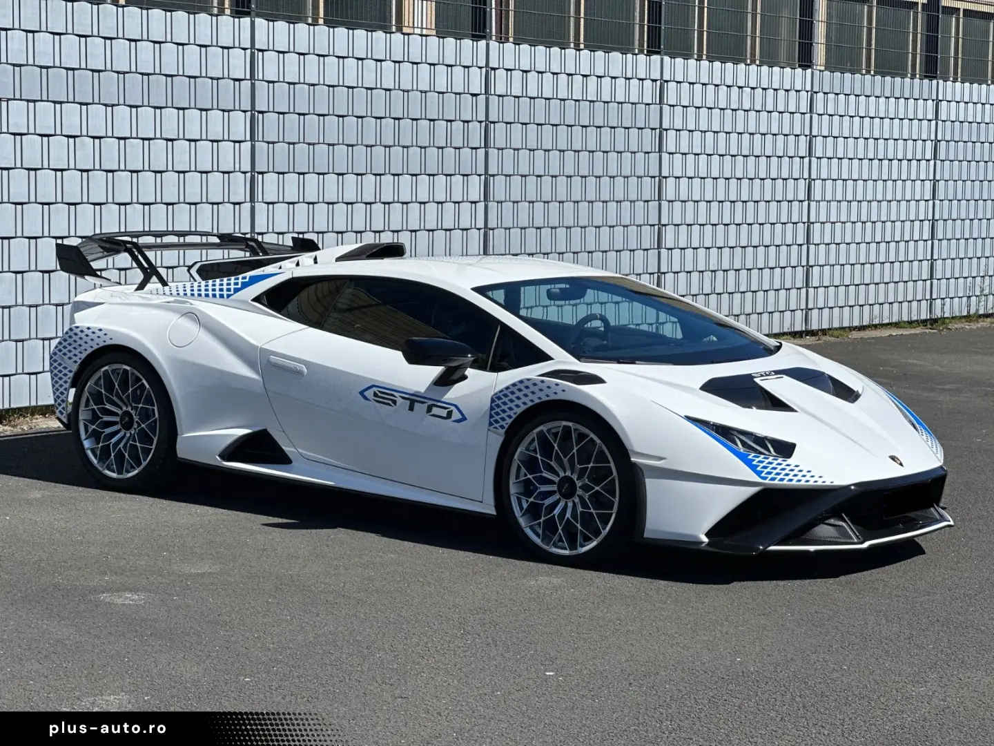 LAMBORGHINI Huracán STO FULL CARBON PACK LIFTING  CARBON-TWI