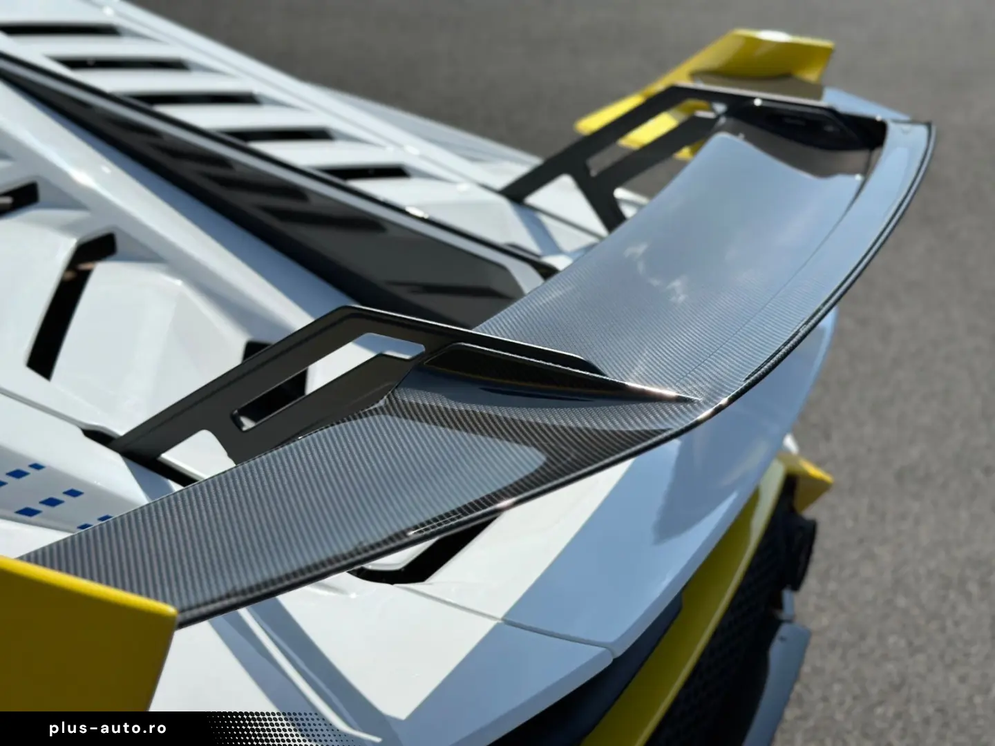 LAMBORGHINI Huracán STO FULL CARBON PACK LIFTING  CARBON-TWI