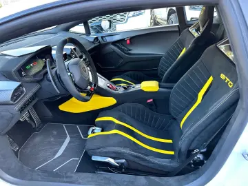LAMBORGHINI Huracán STO FULL CARBON PACK LIFTING  CARBON-TWI