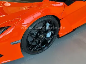 LAMBORGHINI Revuelto 6.5 V12 Full Carbon Full PPF Lifting