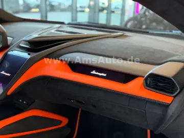 LAMBORGHINI Revuelto 6.5 V12 Full Carbon Full PPF Lifting