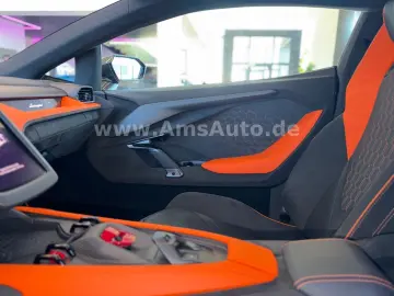 LAMBORGHINI Revuelto 6.5 V12 Full Carbon Full PPF Lifting