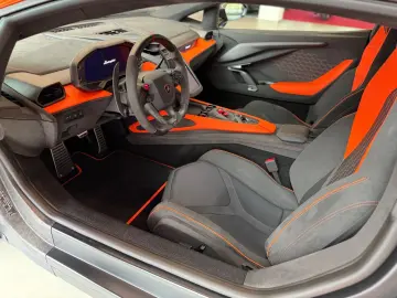 LAMBORGHINI Revuelto 6.5 V12 Full Carbon Full PPF Lifting