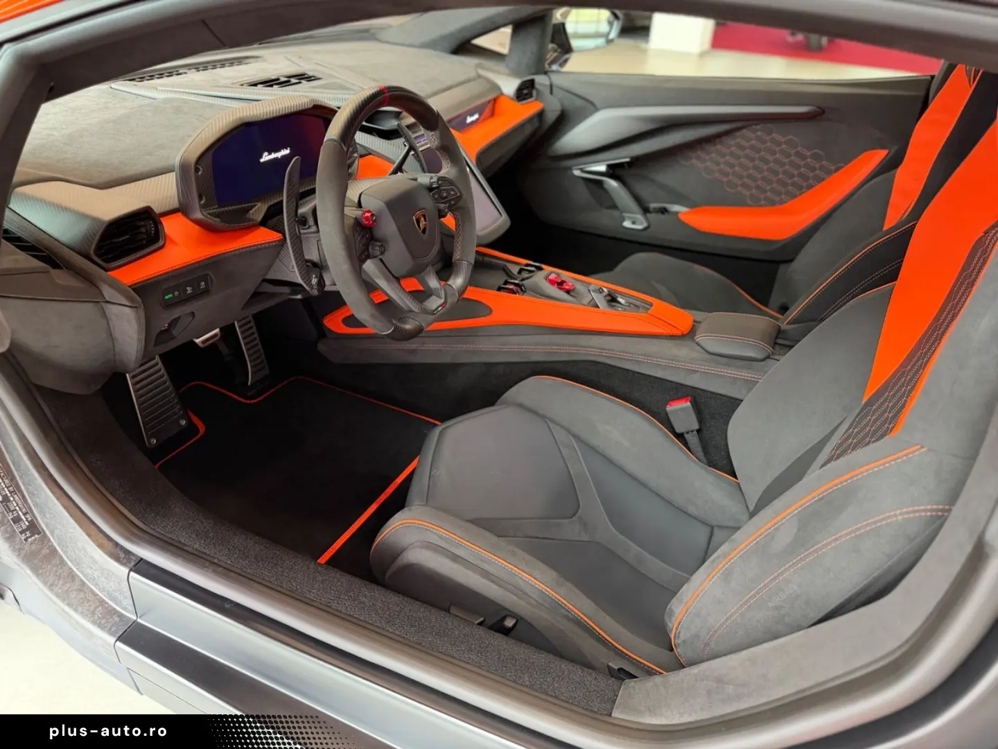LAMBORGHINI Revuelto 6.5 V12 Full Carbon Full PPF Lifting
