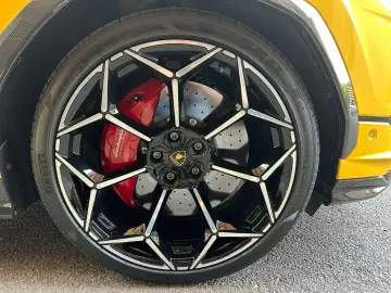 LAMBORGHINI Urus 4.0 V8 Performante Full Carbon B&O
