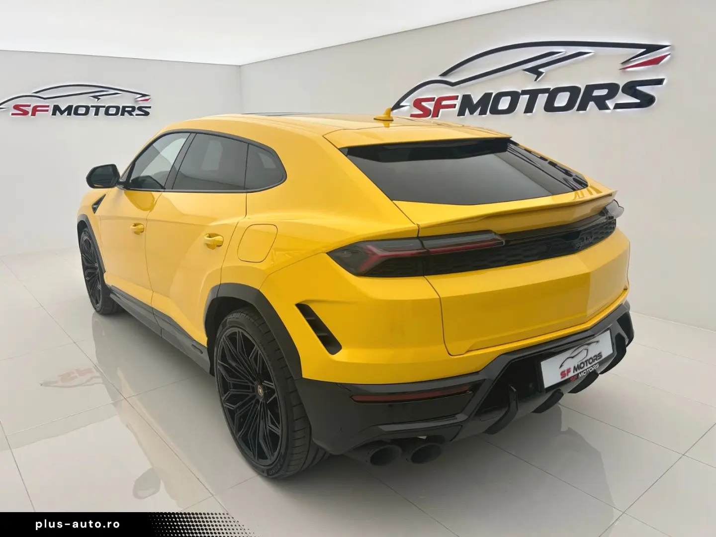 LAMBORGHINI Urus 4.0 V8 PHEV SE CARBON PANORAMA 23