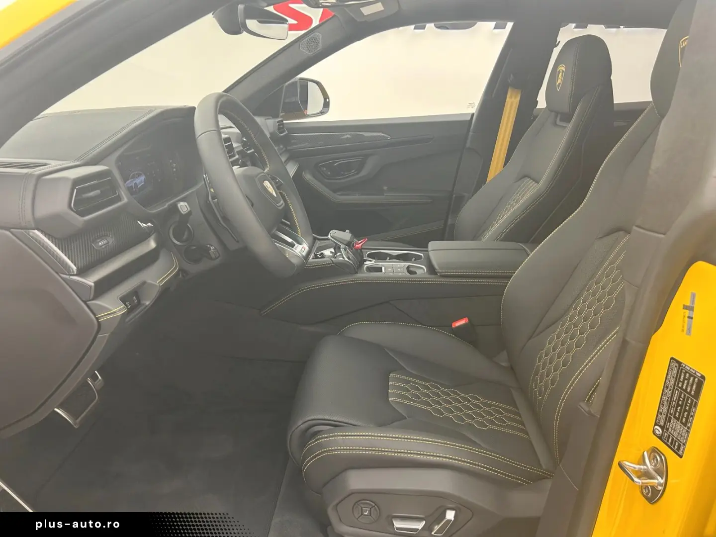 LAMBORGHINI Urus 4.0 V8 PHEV SE CARBON PANORAMA 23