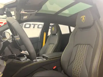 LAMBORGHINI Urus 4.0 V8 PHEV SE CARBON PANORAMA 23