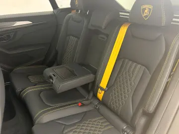 LAMBORGHINI Urus 4.0 V8 PHEV SE CARBON PANORAMA 23